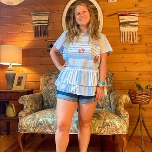 Crown & Ivy top size XXL